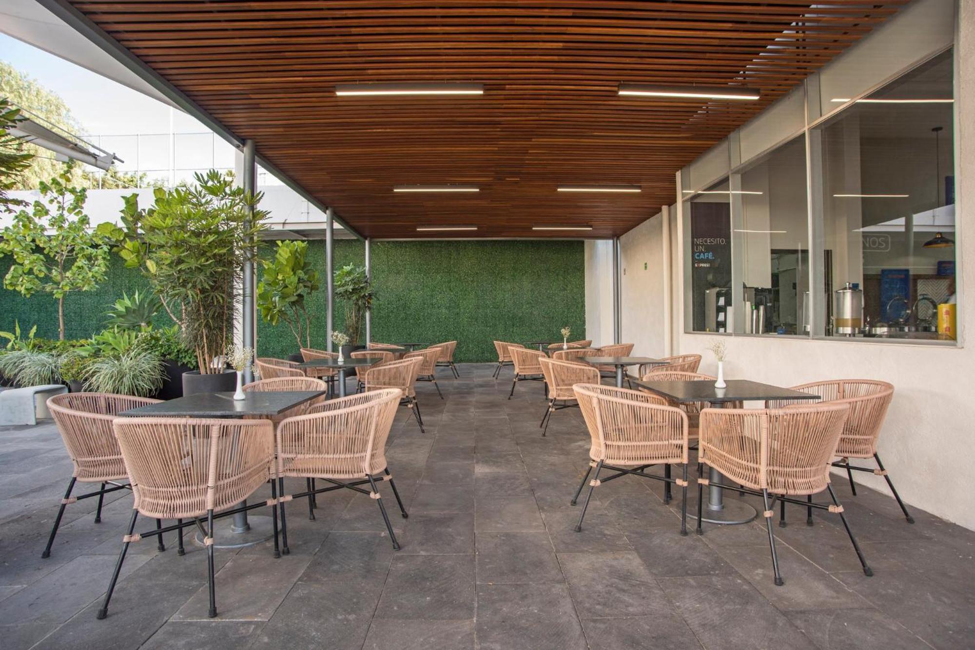 Holiday Inn Express Guadalajara Iteso, An Ihg Hotel Exterior photo